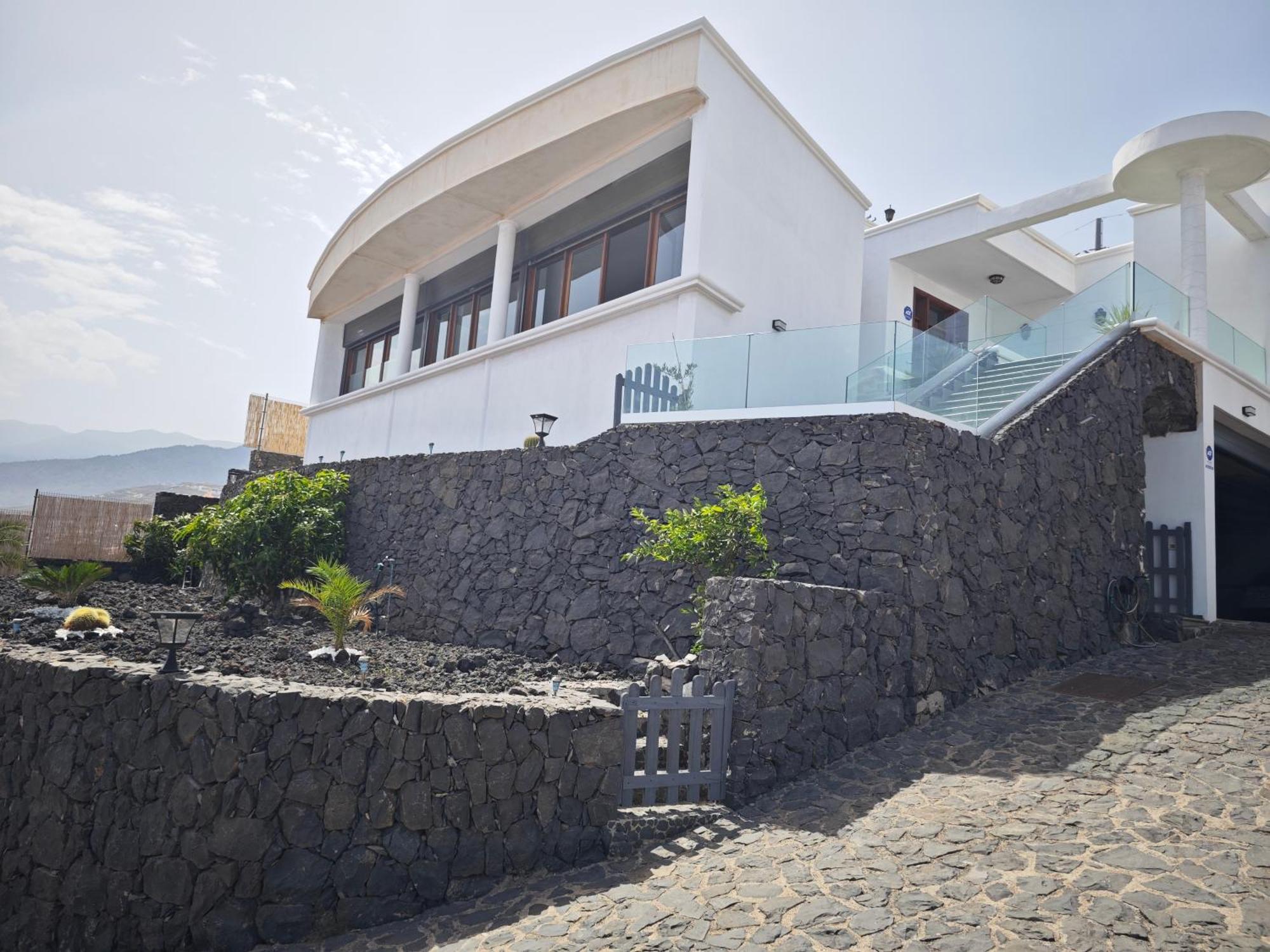 Villa Gonzalez Sea Views Radazul Exterior photo