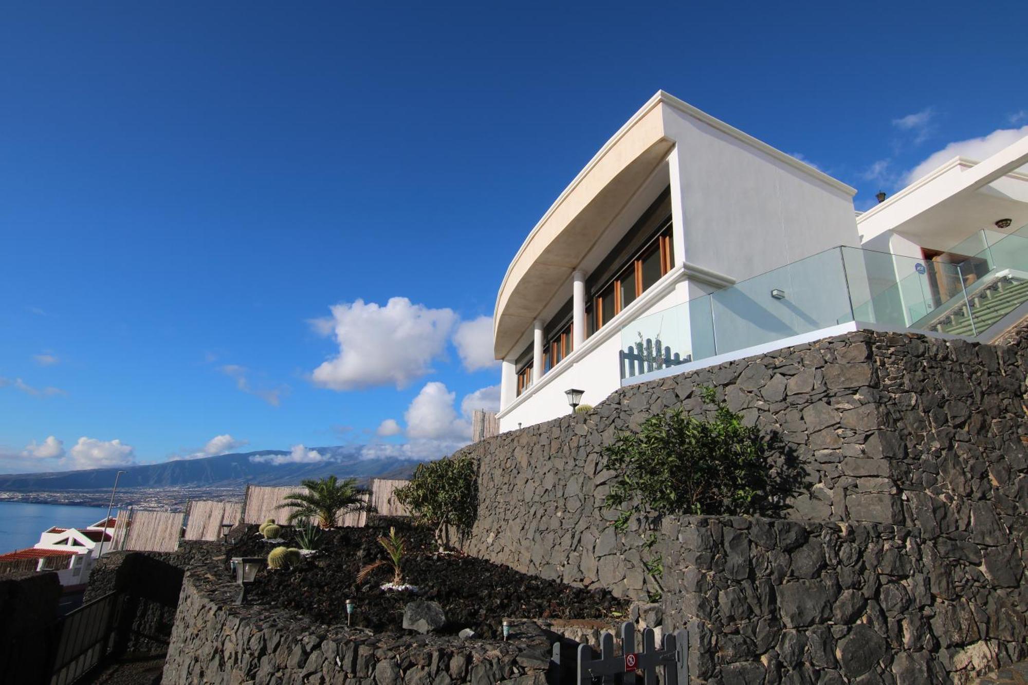 Villa Gonzalez Sea Views Radazul Exterior photo